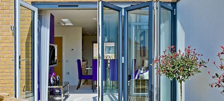 Commercial Door Glass Repair in Maitland, FL